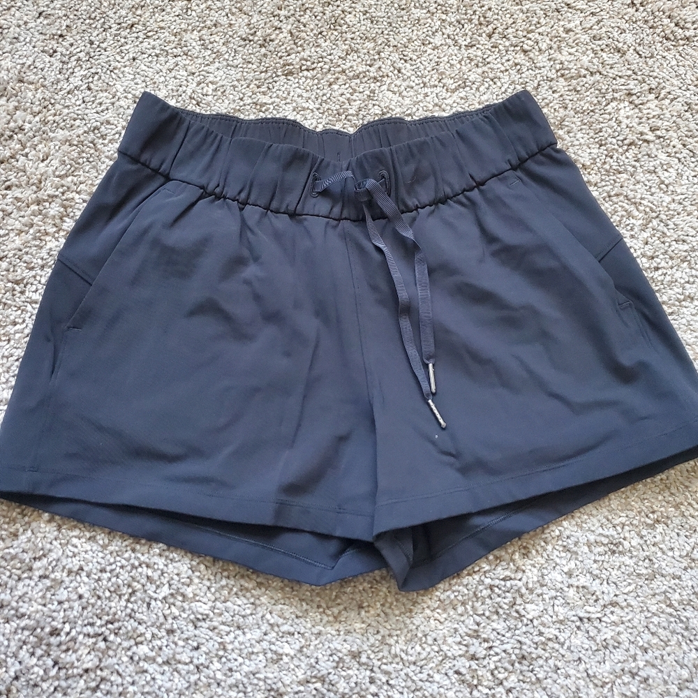 Lululemon On The Fly Shorts 🖤 - Picture 3 of 7